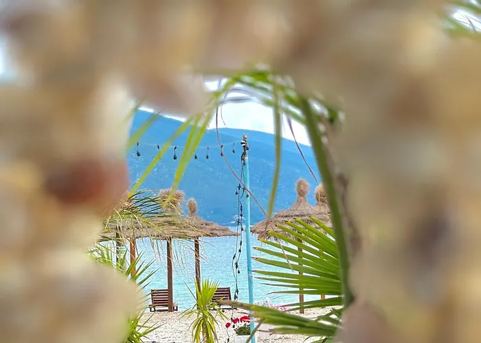 מלון Blue Paradise