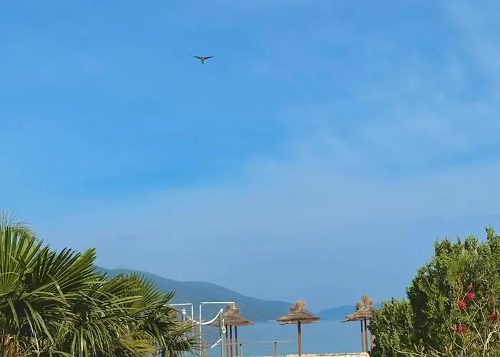 Blue Paradise מלון 3*