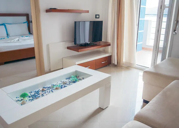 מלון Blue Paradise אוריקום